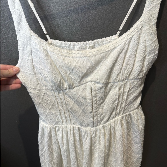 Lush White Textured Lace Dress - Picture 4 of 9